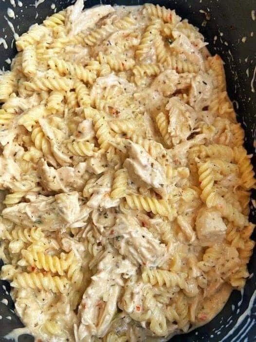 Crockpot Garlic Parmesan Chicken Pasta recipe